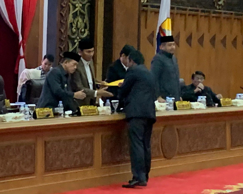 DPRD dan Pemprov Jambi Sepakati 11 Ranperda Masuk Propemperda 2024, PETAJAMBI.COM