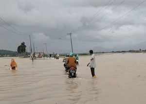 Hujan Deras, Rumah Warga Kerinci dan Sungaipenuh Kembali Terendam Banjir, PETAJAMBI.COM