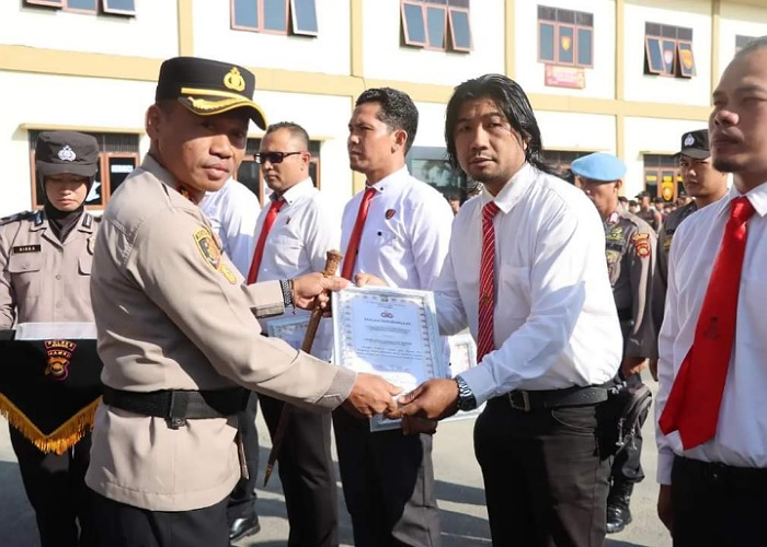 Kapolres Beri Penghargaan Personel Berprestasi, Termasuk yang Terlibat Misi Pencarian Titik Jatuh Helikopter Kapolda Jambi, PETAJAMBI.COM