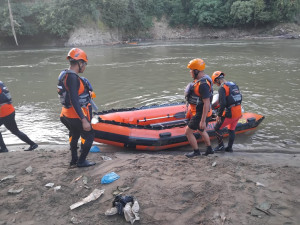 Seorang Remaja Hanyut Terbawa Arus Saat Mandi di Sungai Batang Merangin, PETAJAMBI.COM