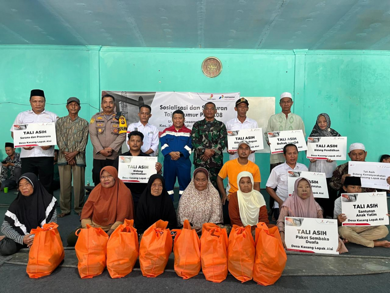 Peduli Lingkungan Wilayah Operasi, Pertamina EP Jambi Bagikan Sembako dan Bantu Perlengkapan Fasum di Acara Syukuran Tajak Sumur , PETAJAMBI.COM