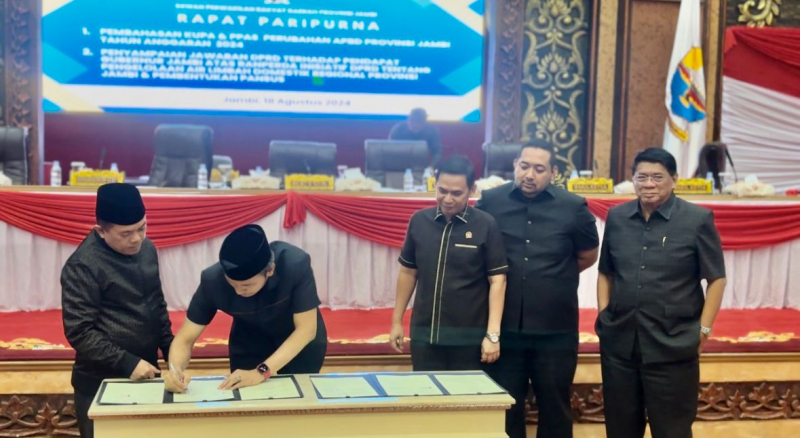 DPRD Sepakati KUPA dan PPAS Perubahan APBD Provinsi Jambi 2024 , PETAJAMBI.COM