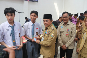 1.259 Siswa Tidak Mampu di Kota Jambi Terima Bantuan Dumisake Pendidikan, PETAJAMBI.COM