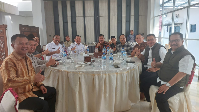 Upaya Al Haris Ciptakan Pilkada Kondusif, dari Meja Makan hingga Gaungkan Politik Santun , PETAJAMBI.COM