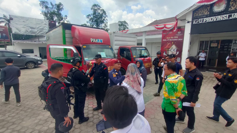 KPU Jambi Mulai Kirim Logistik Surat Suara Pilgub ke Daerah, PETAJAMBI.COM