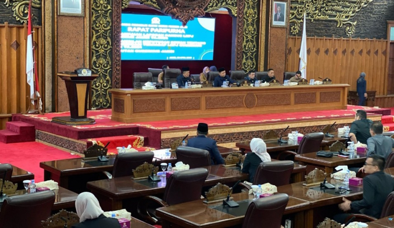 DPRD Provinsi Jambi Gelar Paripurna Penyampaian Laporan Pansus, PETAJAMBI.COM