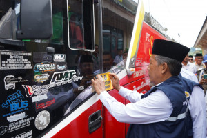 Lepas JCH Kloter 13, Wagub Sani: Jaga Fisik, Mental dan Kesehatan, PETAJAMBI.COM
