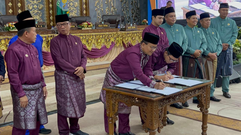 Perluas Perlindungan Ketenagakerjaan, Pemkot dan BPJS Ketenagakerjaan Teken MoU di Paripurna HUT Kota Jambi, PETAJAMBI.COM