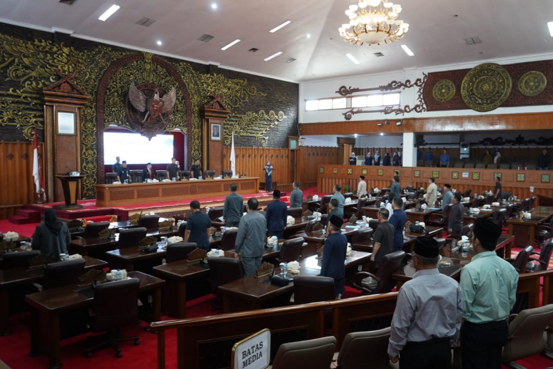 DPRD Gelar Paripurna Terkait Ranperda Susunan Perangkat Daerah dan Perubahan BUMD JII, PETAJAMBI.COM