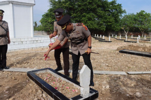 Kapolres Pimpin Ziarah dan Tabur Bunga di TMP Satria Pengabuan, Perkuat Nasionalisme di HUT Bhayangkara , PETAJAMBI.COM