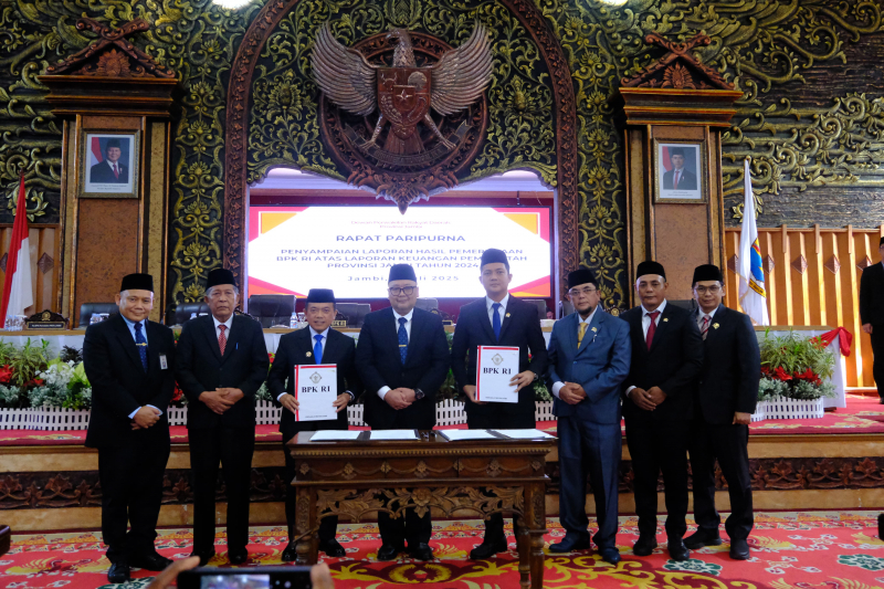 DPRD Jambi Gelar Paripurna Penyerahan LHP BPK, Ketua DPRD: Rekomendasi Segera Ditindaklanjuti, PETAJAMBI.COM