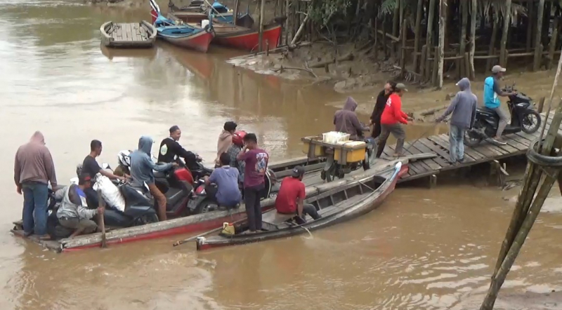 Warga Kuala Indah Minta Pemkab Kembali Bangun Dermaga Penyeberangan Konstruksi Beton, PETAJAMBI.COM