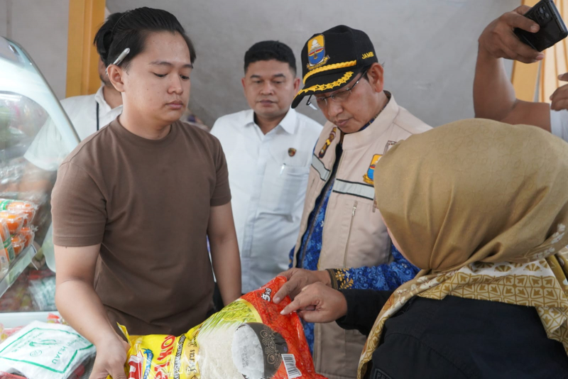 Pemprov Jambi Periksa Beras Diduga Oplosan di Berbagai Supermarket dan Pasar Tradisional, PETAJAMBI.COM